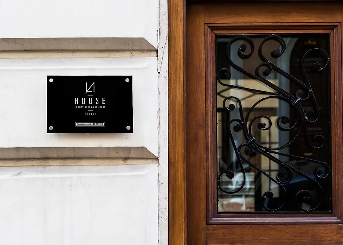 Lahouse By Premium Collection Guest house