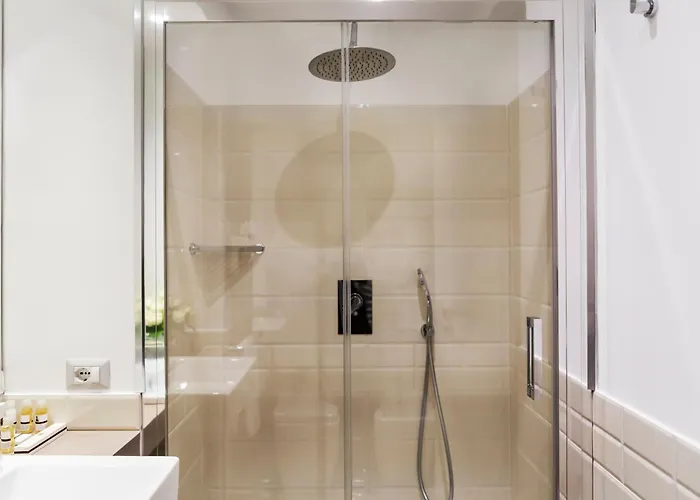 Lahouse By Premium Collection Guest house