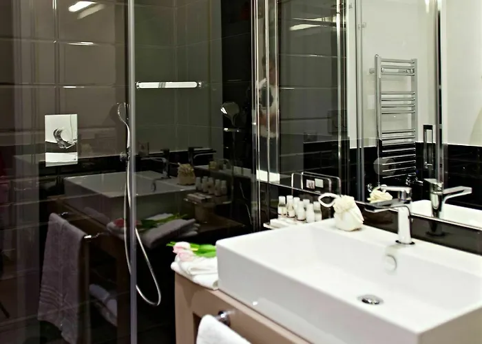 Lahouse By Premium Collection Guest house